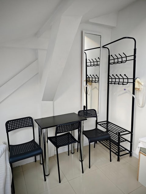 Apartamenty Hoża Attic Studio