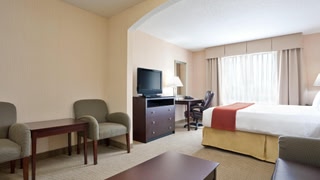 Holiday Inn Express & Suites Dayton North - Tipp City by IHG