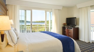 Newport Beach Hotel & Suites