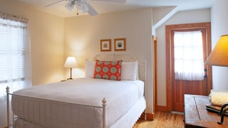 Island City House