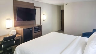 Clarion Pointe Bettendorf - Quad Cities