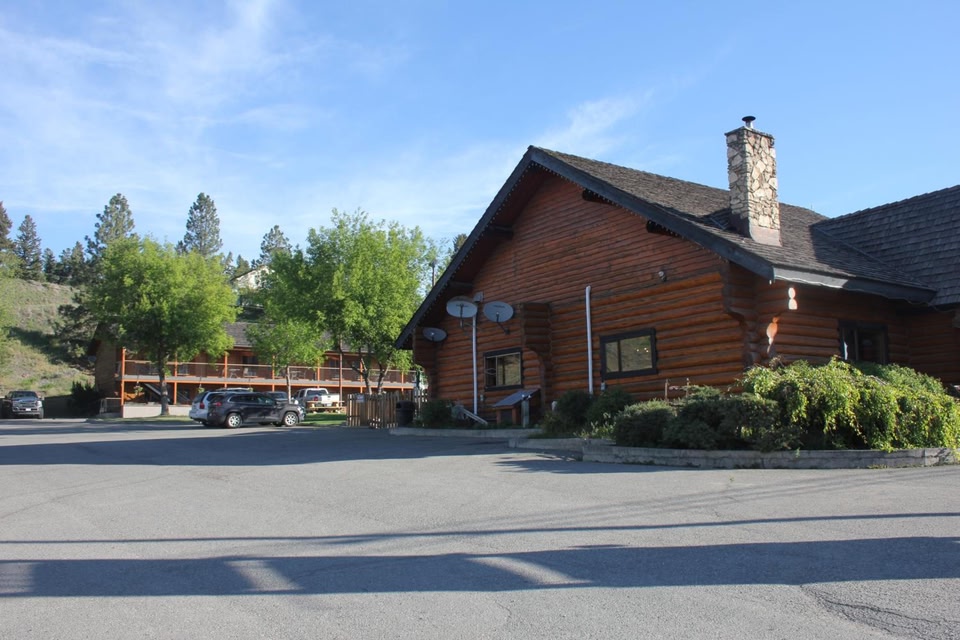 Cariboo Lodge