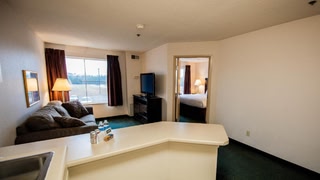 Greystone Inn & Suites