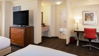 DoubleTree by Hilton Hotel & Suites Pittsburgh Downtown