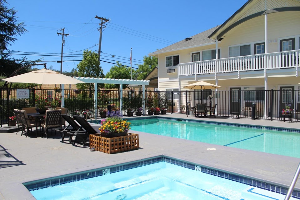 Geyserville Inn