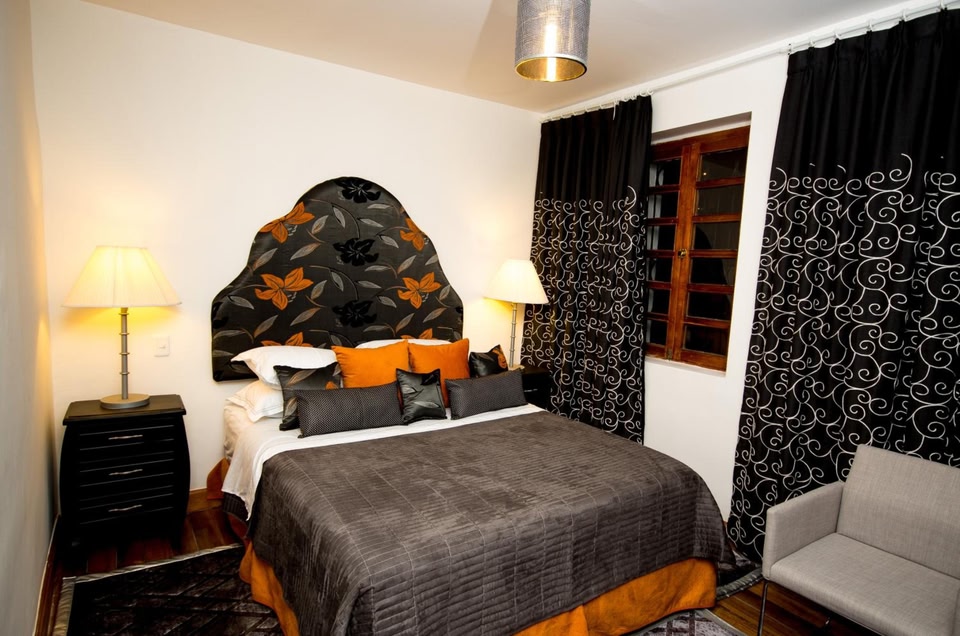 Hotel + Arte