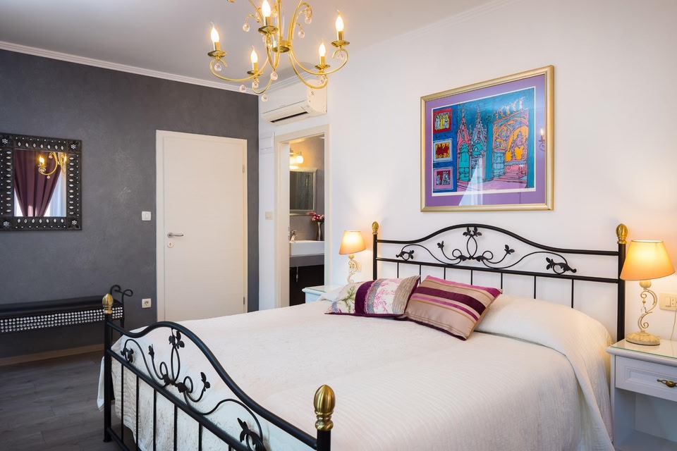 Romantic Luxury Rooms