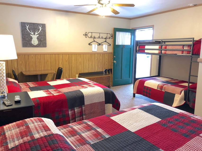 Rockerville Lodge & Cabins