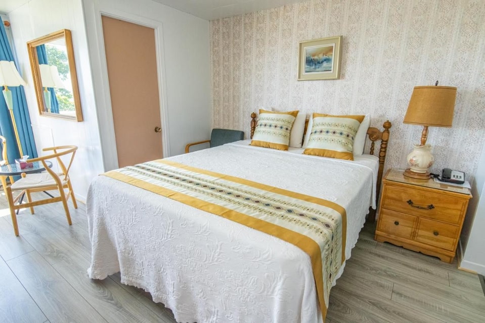 Hotel la Roche Pleureuse