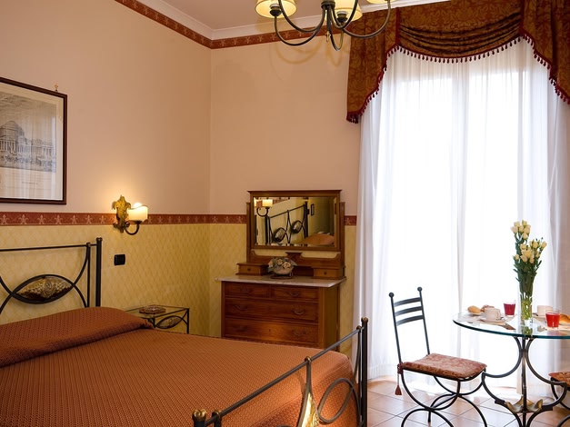 Pinto-Storey Hotel
