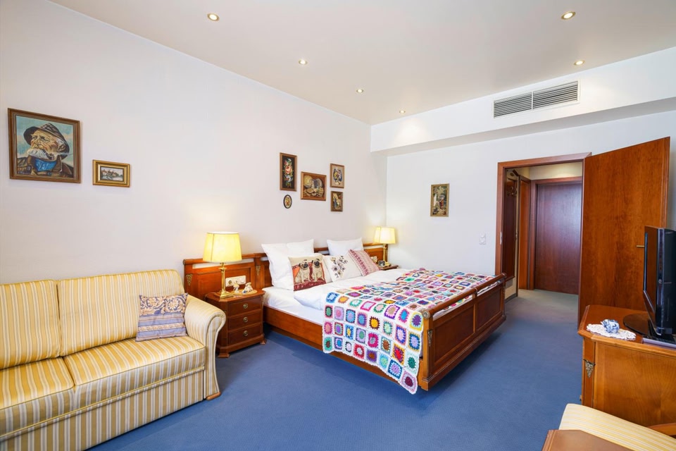 Tante Alma's Kölner Hotel