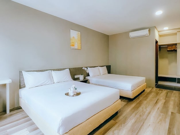 Canary Hotel