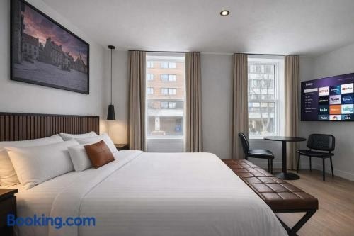 Room With 1 Queen Bed Downtown Quebec