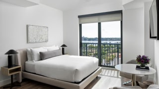 Hotel AKA West Palm