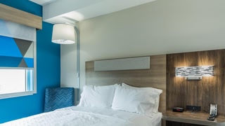 Holiday Inn Express & Suites Charlottesville by IHG
