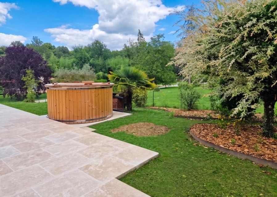 Villa de Charme à Ribérac Avec Piscine Privée