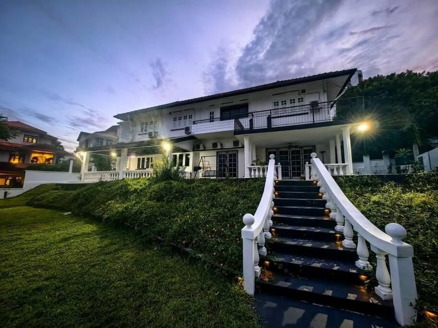 TREEBRIDGE House