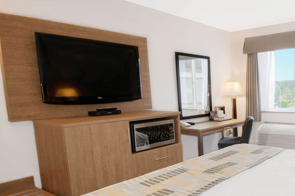 Coast Abbotsford Hotel & Suites