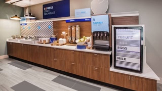 Holiday Inn Express & Suites Sandusky by IHG