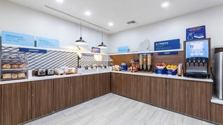 Holiday Inn Express VAN Nuys by IHG
