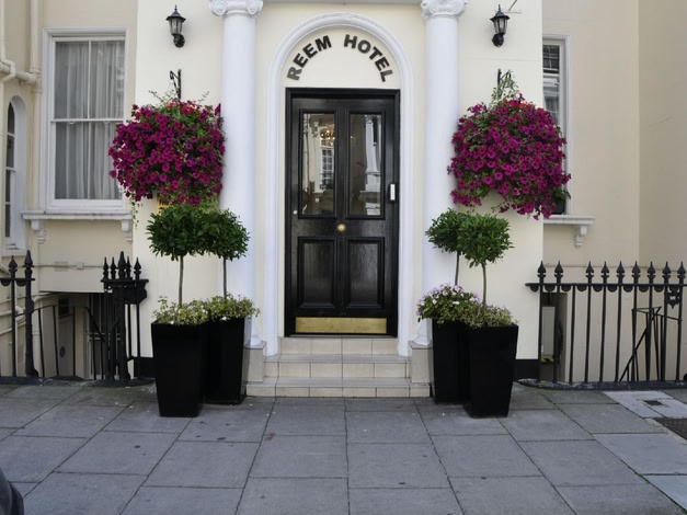 Reem Hotel