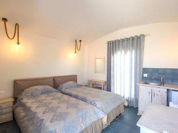 Villa Manos Hotel