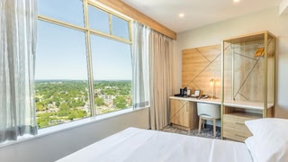 Tower Hotel at Fallsview
