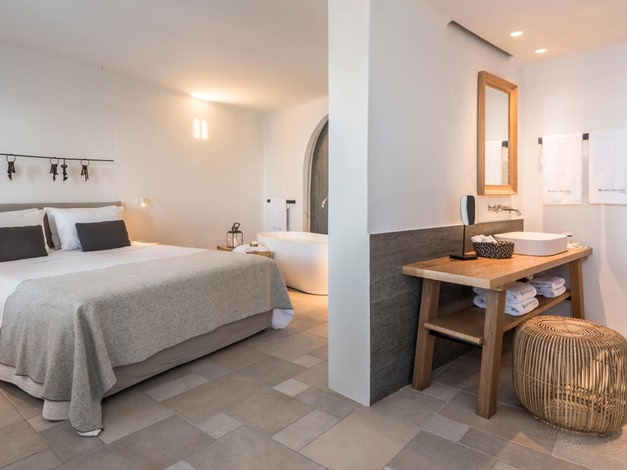 Porto Fira Suites