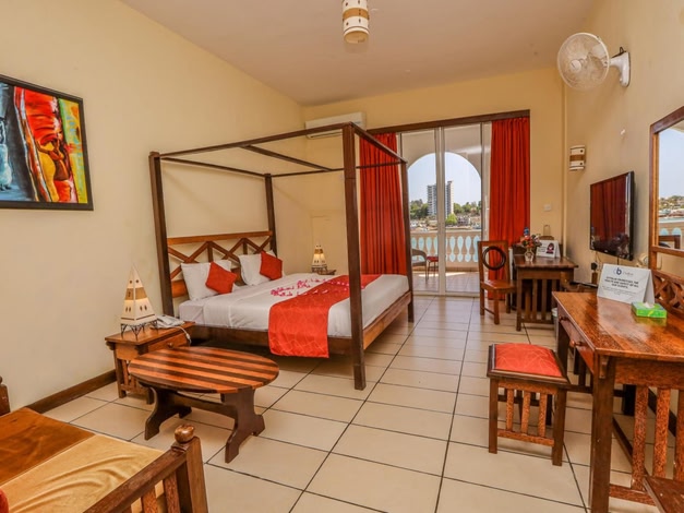 CityBlue Creekside Hotel & Suites