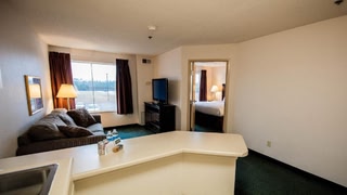 Greystone Inn & Suites