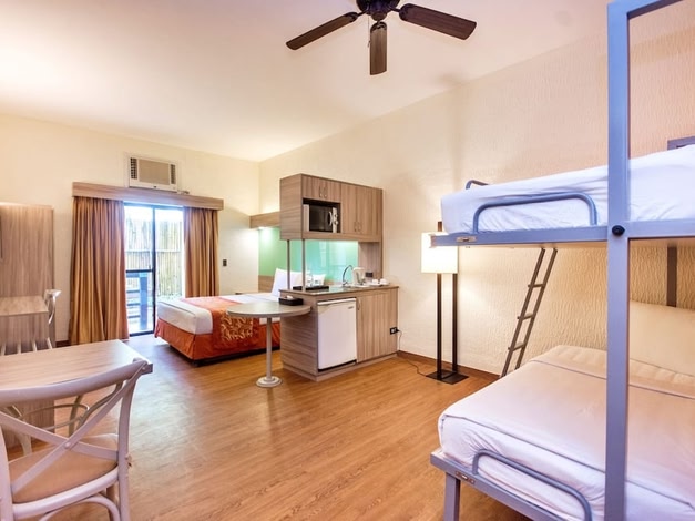 Microtel by Wyndham Boracay
