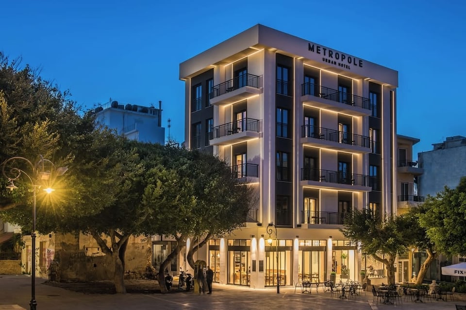 Metropole Urban Hotel