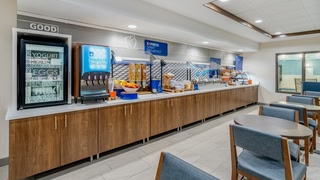 Holiday Inn Express & Suites Cheyenne by IHG