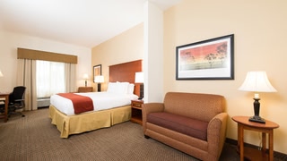 Holiday Inn Express & Suites COLUMBIA-I-26 @ Harbison Blvd by IHG