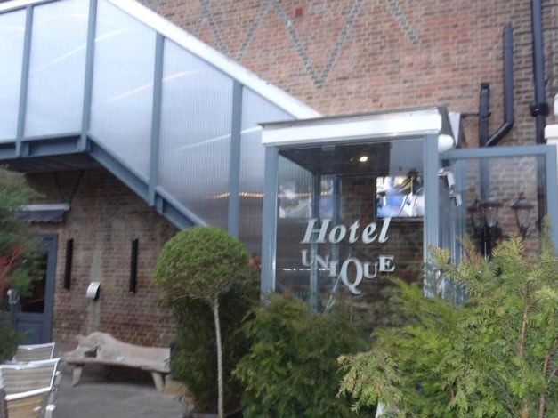 Hotel Unique