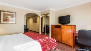 Comfort Suites Fresno River Park