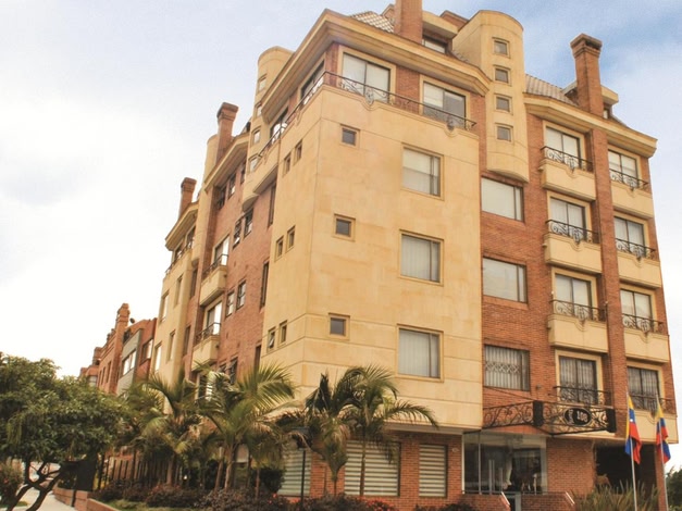 Hotel Suites 108