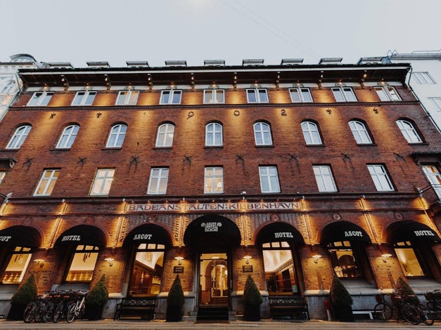 Ascot Hotel