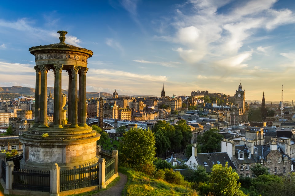 Günstige Flüge nach Edinburgh