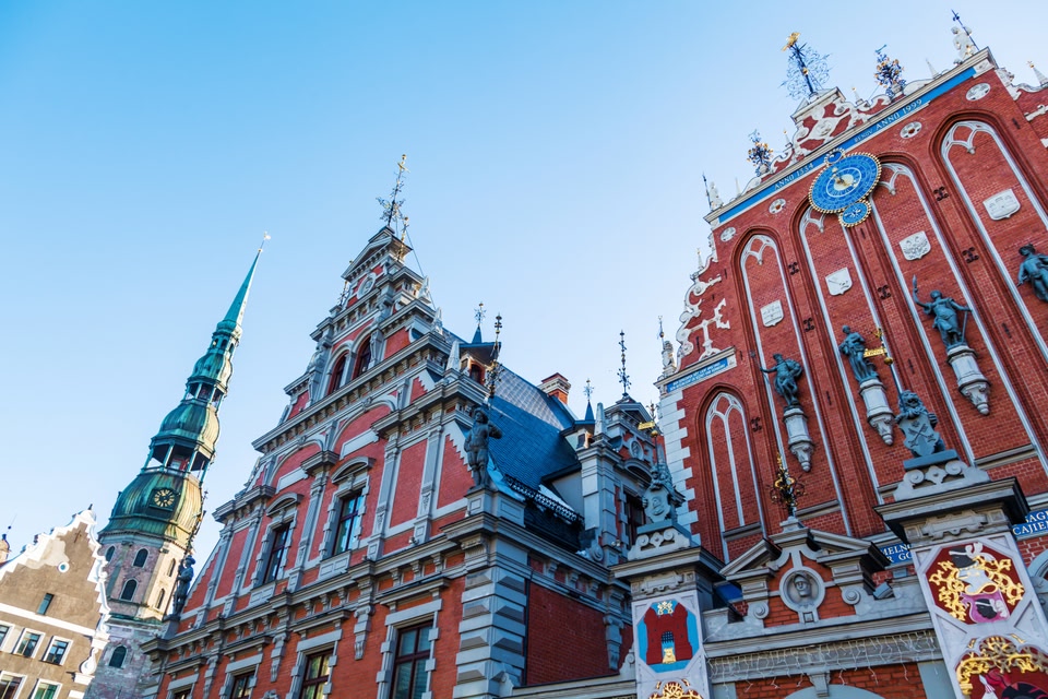 14. yüzyılın ortalarında inşa edilen House of Blackheads riga