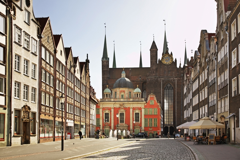 Cheap Car Hire with Rentis from €36/day Skyscanner