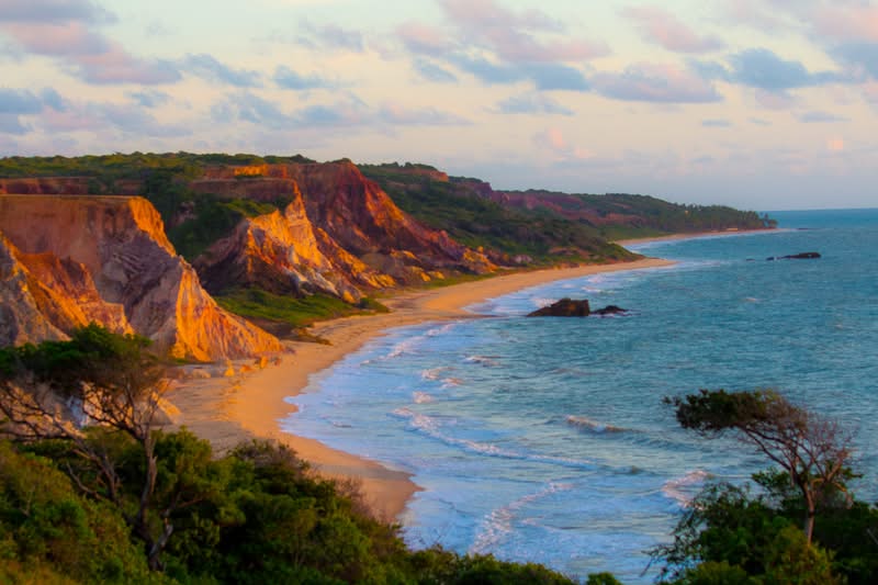 Clique na foto e conheça 8 praias nudistas no Brasil!