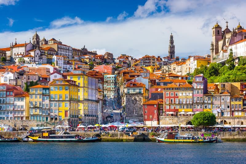 Clique na imagem e encontre passagens aéreas para o Porto!