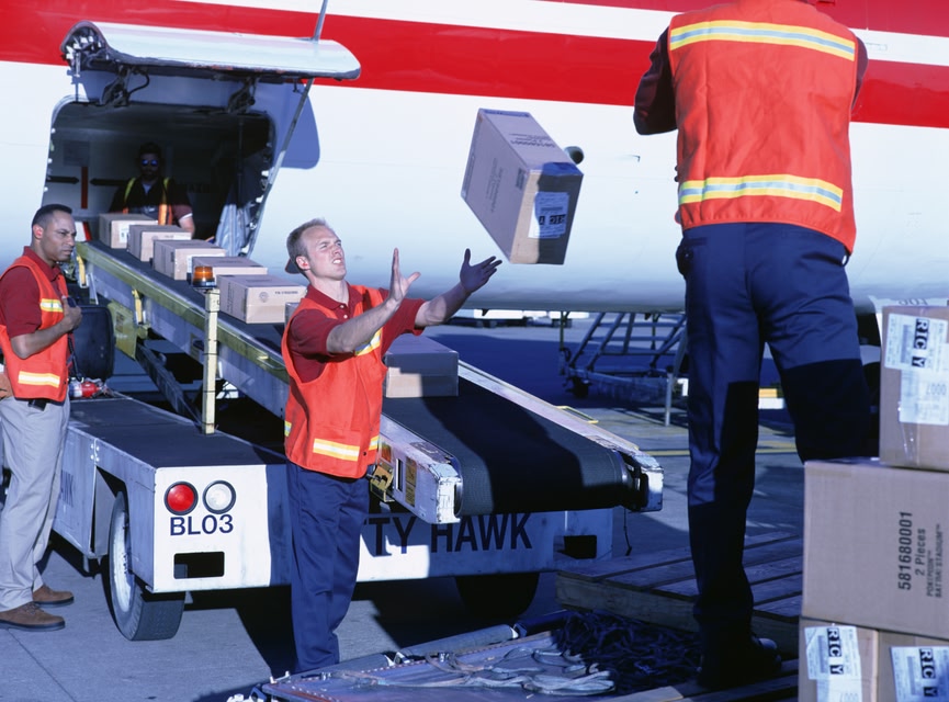 Багаж снимают с самолета, если пассажир опоздал на рейс