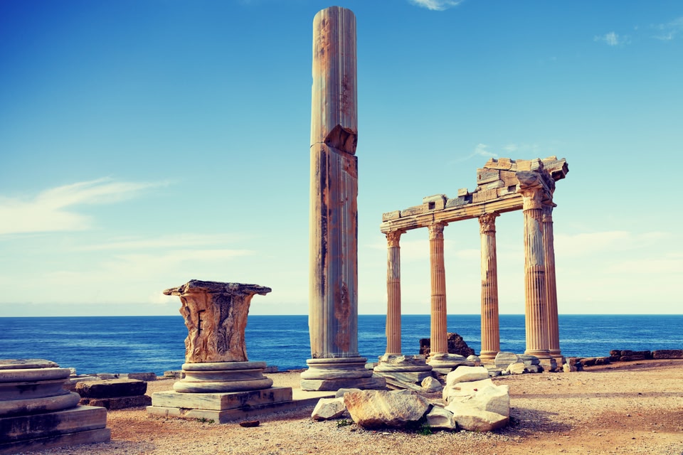 Αρχαίο μνημείο στη Ρόδο - κοντινές αποδράσεις για την 28η Οκτωβρίου