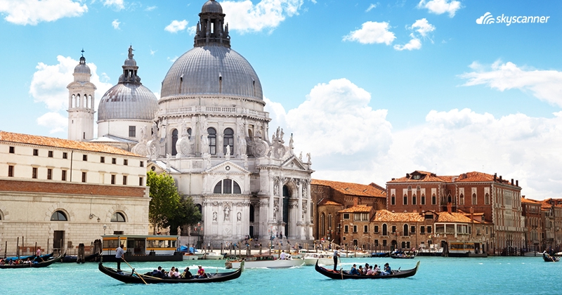 คลองเวนิสและวิหารซานตามาเรีย