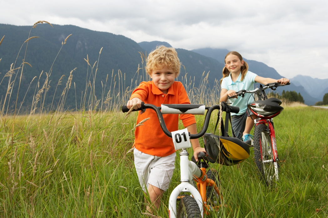 Kids enjoy the outdoors in Vancouver, Canada