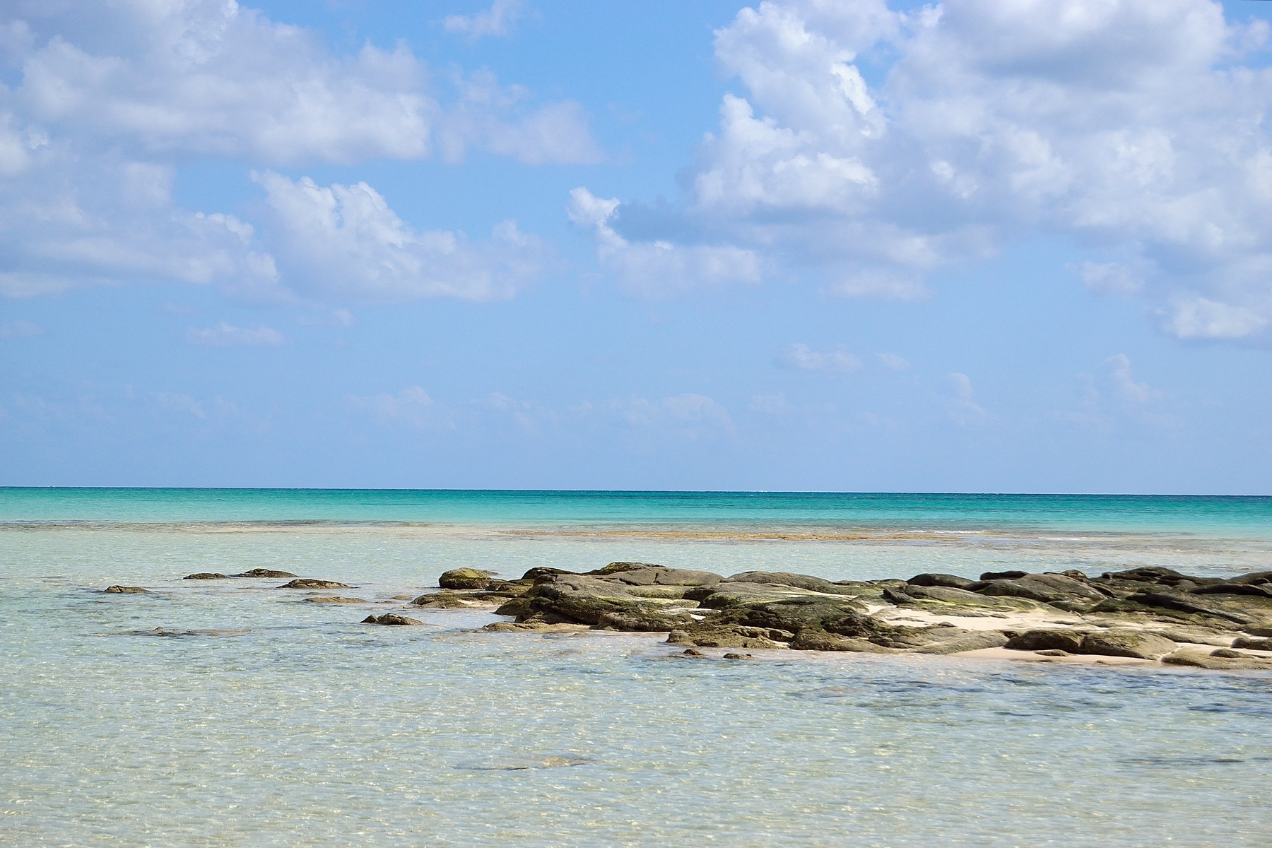 受疫情影響不能出國旅遊，屏東小琉球的遊客人數激增