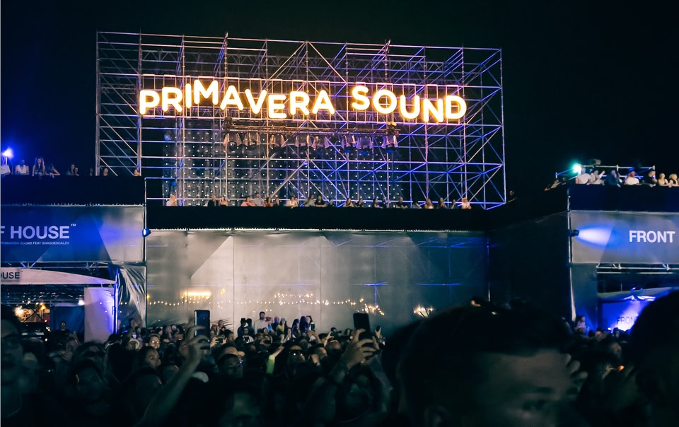Festivals weltweit: Tanzen mit Blick aufs Meer auf dem Primavera Sound Festival in Barcelona