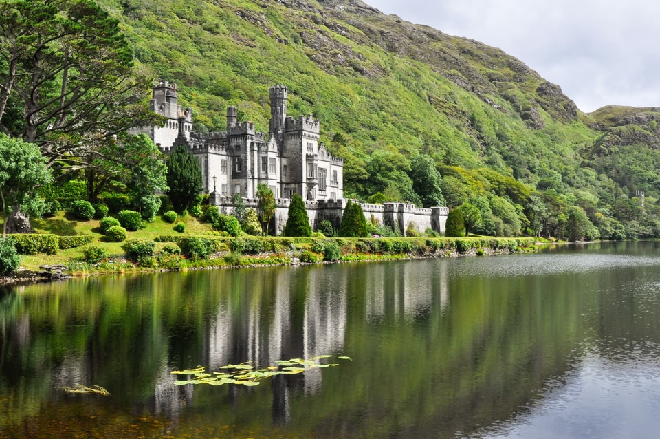 Το αββαείο Kylemore κοντά στο πάρκο Connemara.